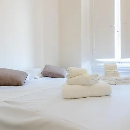 Vespucci Apartment *